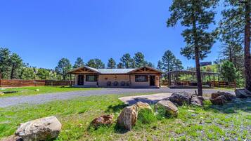 Wild Flower Lodge Welcomes All!