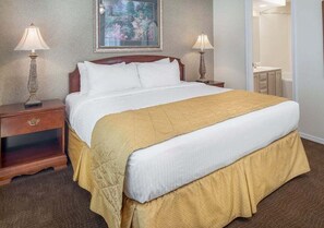 Room - Spacious 2BR Suite Near Lake & Attractions (Branson)