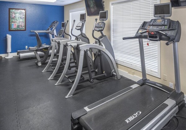 Fitness facility - Spacious 2BR Suite Near Lake & Attractions (Branson)