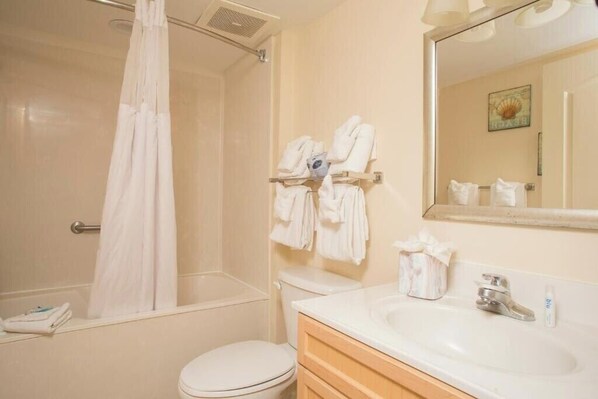 Bathroom - Cozy BR Condo w/ Beautiful Ocean Views (North Myrtle Beach)