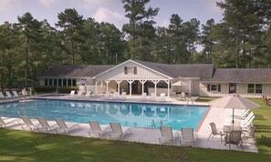 Pool - Cute Studio for Fun on the Lake! Sleeps 4 (Villa Rica)