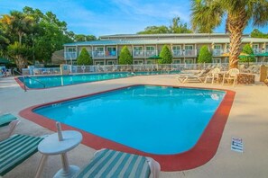 Unclassified image, 2 of 30, button - Coastal 2BR Retreat |Pool + Beach Nearby| Sleeps 6 (Hilton Head Island)