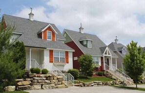 Exterior - Premier Studio | Sleeps 2 | Balcony or Patio (Branson)
