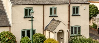 The Old Farmhouse - traditional rural-village home for up to nine guests.