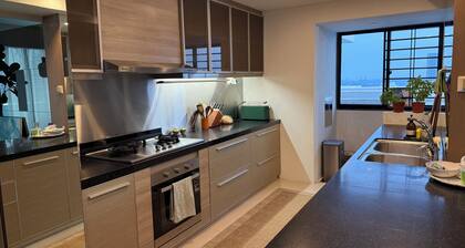 Spacious Riverside 3 Bed Penthouse - Steps to MRT and Dining Scene