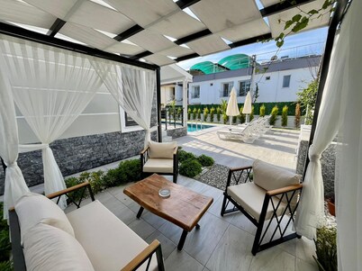 The Central Sanctuary Luxurious 4-bedroom villa in the heart of charming Dalyan