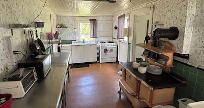 Unplug at Gentle Giant Acres — Historic Maine Farmhouse on 16 Acres