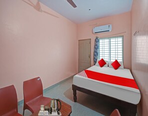 House - Deluxe New Mayuri Lodge (Bagepalli)