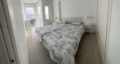 Piso del Mar. Stunning views just 50 meters from the beach
