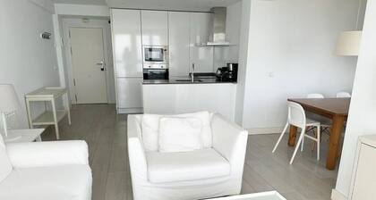 Piso del Mar. Stunning views just 50 meters from the beach