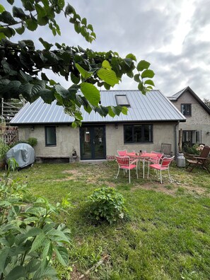 Outdoor dining - Rutsker Guest House Center (Hasle)