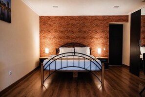 In-room safe, WiFi (free) - Madin Eco Hotel (Debed)