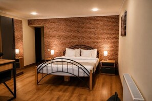 In-room safe, WiFi (free) - Madin Eco Hotel (Debed)
