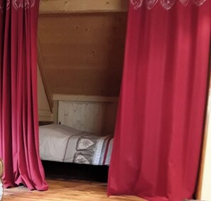 Room - Vrbo Property (Saint-Sorlin-d'Arves)