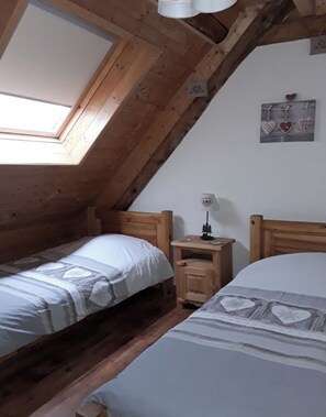 Room - Vrbo Property (Saint-Sorlin-d'Arves)