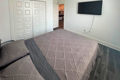 Newly Built Condo, 6 Mi to Downtown Wichita!