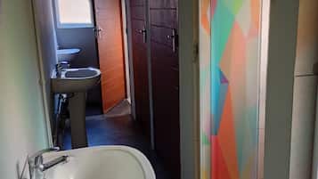 House, Multiple Bedrooms, Accessible | Bathroom