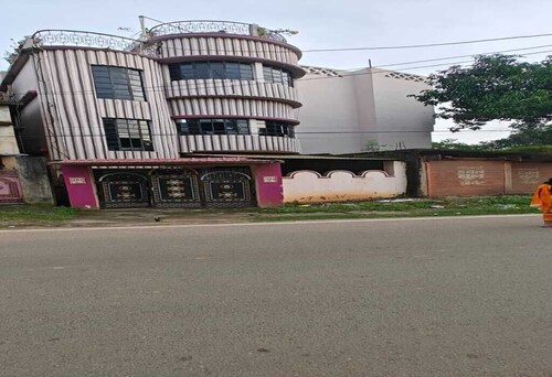 Marvelous 3-bedroom house in Dumka perfect for your friends/family stay.