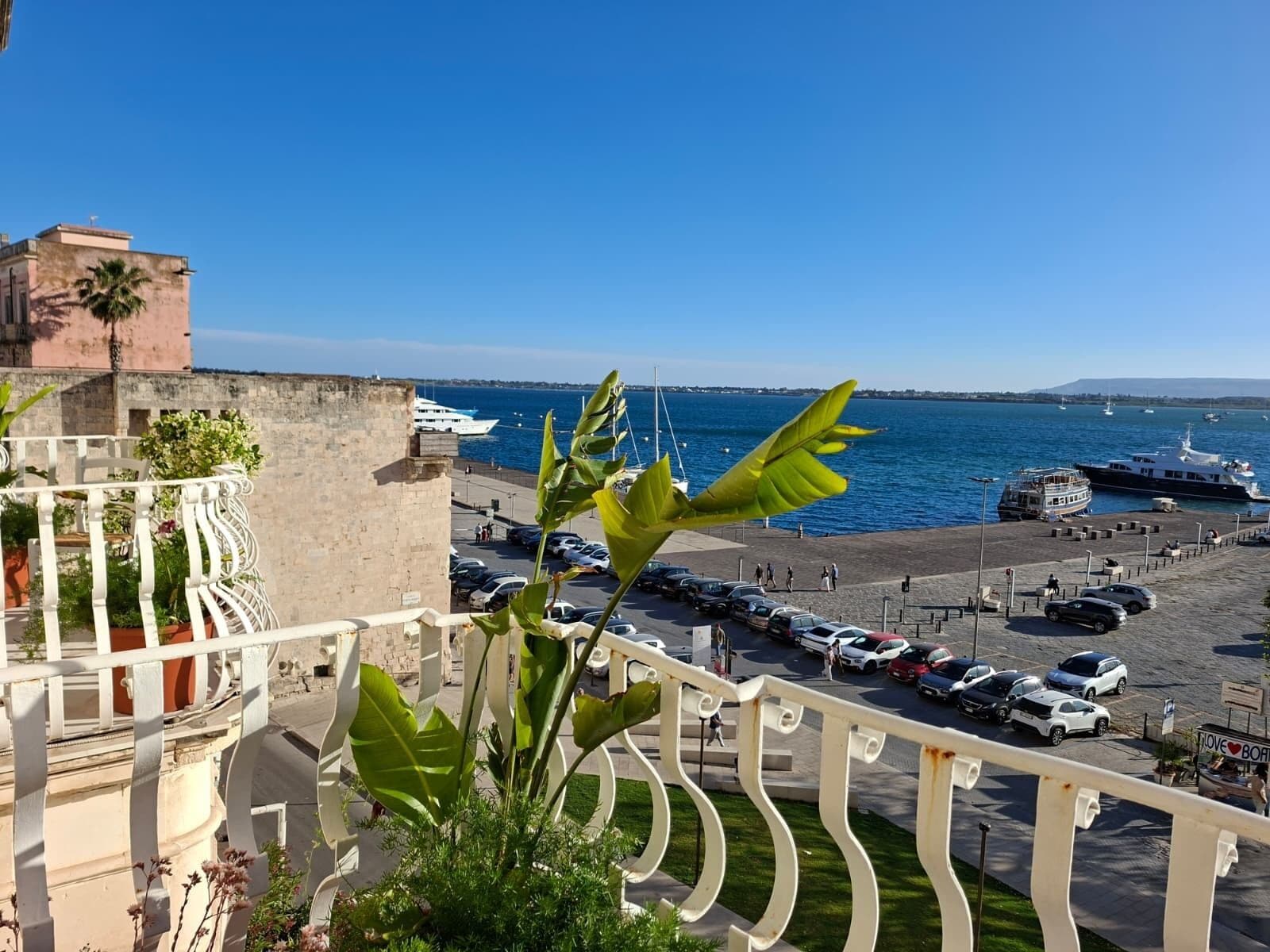 Apartment, Balkon, Meerblick | Unterkunftsgelände