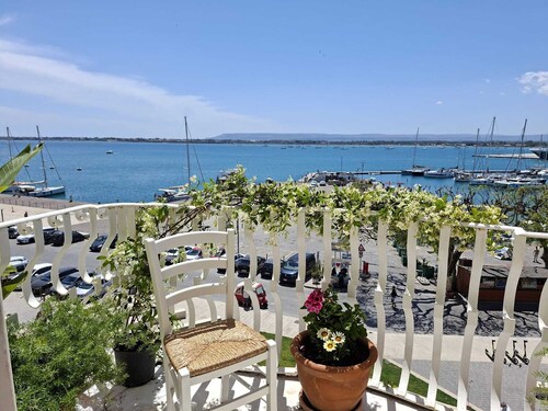 La casa dei fiori sul mare