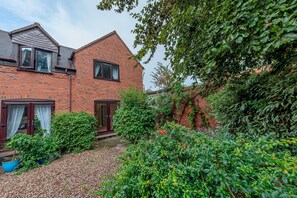 Exterior - Charming 2-Bedroom Retreat in the Heart of Bridgnorth - Pass the Keys (Bridgnorth)