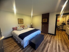 Room - Marvelous 2-bedroom house in charming Damariscotta awaits you (Damariscotta)