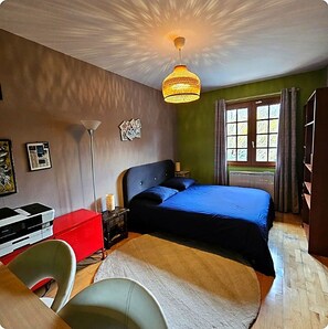 Room - Vrbo Property (Corbeil-Essonnes)