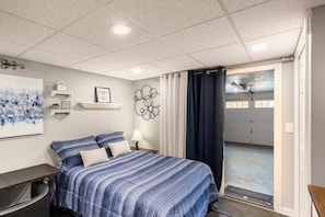 Room - Private Studio/Bathroom Handicap Accessible Room in Single Family Home (Windham)