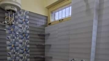 Apartment, Balcony, City View | Bathroom