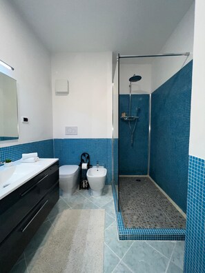 Bathroom - Chiara Lovely Apartment (Tiranë)