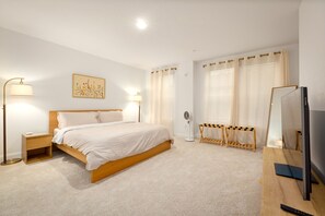 3 bedrooms, iron/ironing board, WiFi, bed sheets - The Sweet Magnolia: Modern Stay •In house Level 2 EV charger •2G Fiber Internet (Wake Forest)