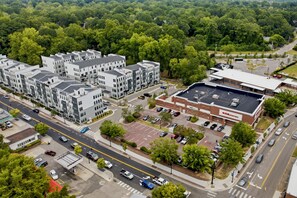 Exterior - The Sweet Magnolia: Modern Stay •In house Level 2 EV charger •2G Fiber Internet (Wake Forest)
