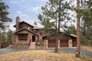 Exterior - Large Evergreen Mountain Retreat (Evergreen)