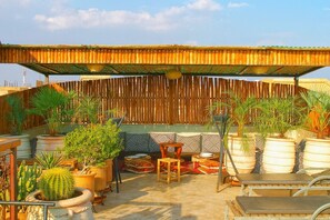 Outdoor dining - Vrbo Property (Marrakech)