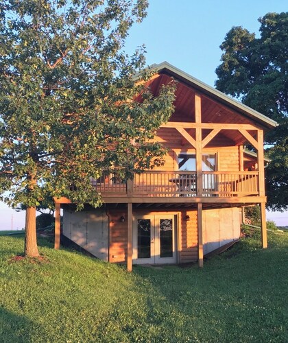 Cozy 2-Bedroom Cabin - Historic Schoolhouse with Modern Comforts