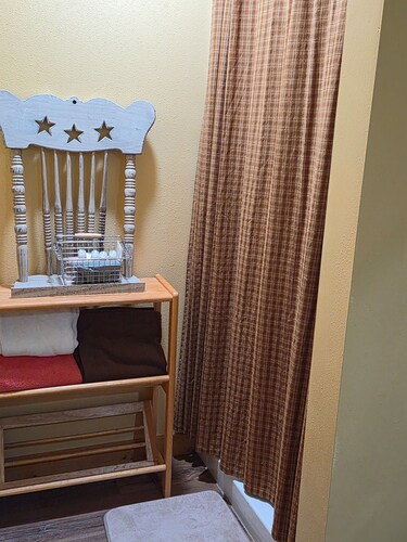 Cozy 2-Bedroom Cabin - Historic Schoolhouse with Modern Comforts