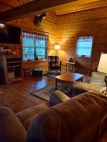 Cozy 2-Bedroom Cabin - Historic Schoolhouse with Modern Comforts