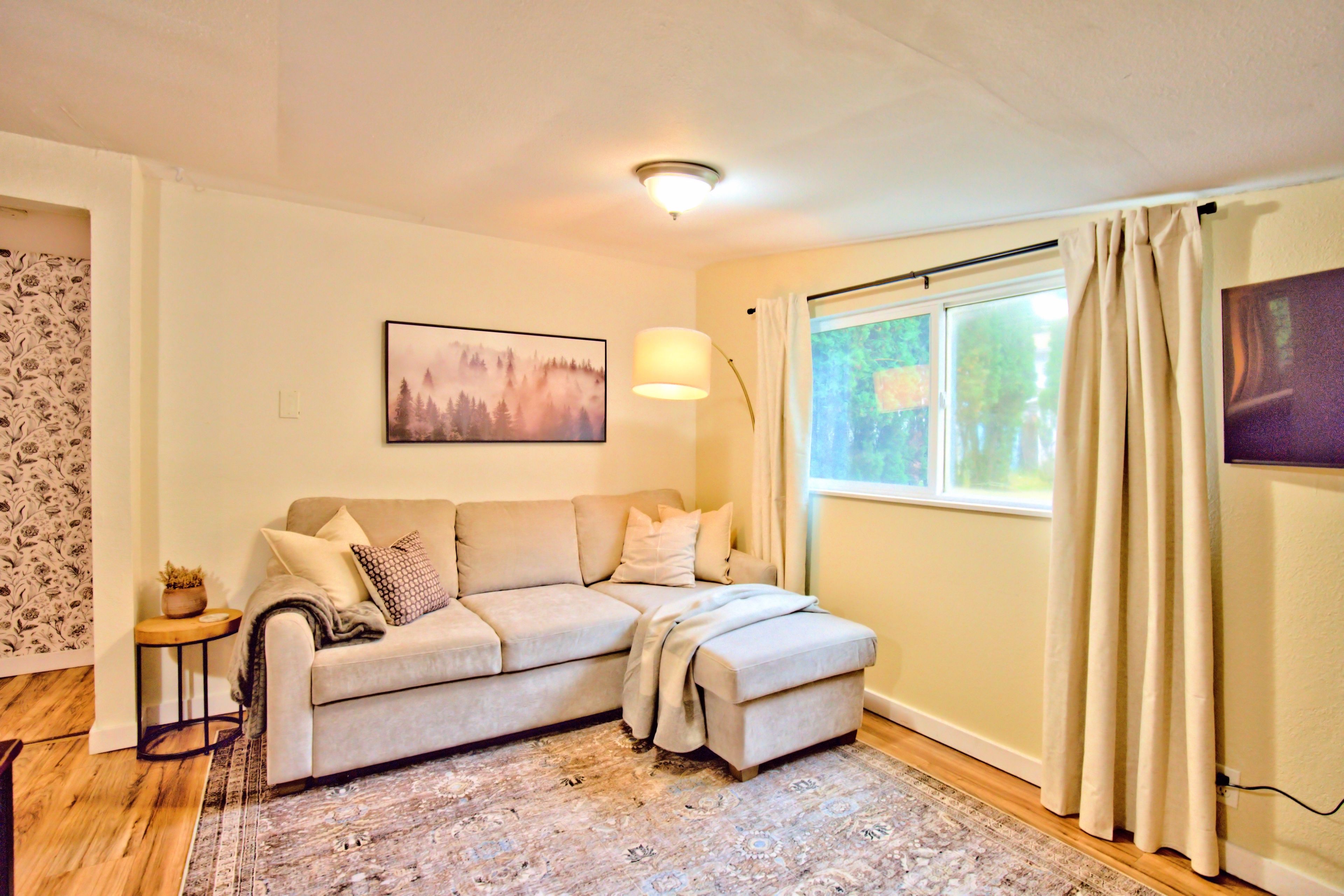 Sofa/queen sleeper, bedding in chaise. Outlets/ports in sofa bottom.