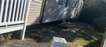 Cabin - Sleeps 8 - Garden and Parking