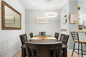 Dining - 2BR Getaway Steps from Disney (Kissimmee)