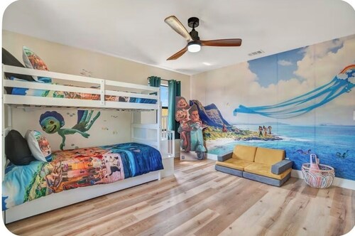 Private Pool Beach House  King Suite + Family Fun