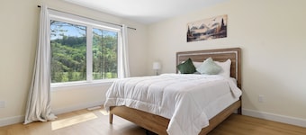 Chateau Lac Starrs, a luxurious new lakefront cottage at Danford Lake, Quebec