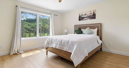 Chateau Lac Starrs, a luxurious new lakefront cottage at Danford Lake, Quebec