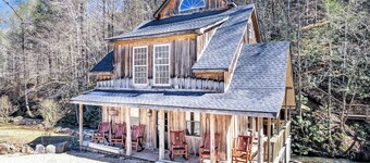 Renovated General Store w/Waterfall & Mini Golf