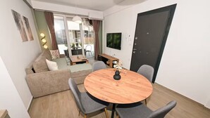 Dining - Lujza 1-BDR cozy APT, free parking, near the lake (Ohrid)