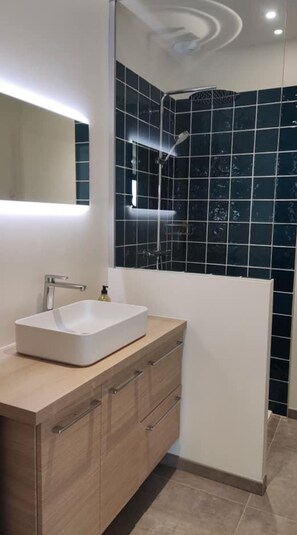 Bathroom - Vrbo Property (Eccica-Suarella)