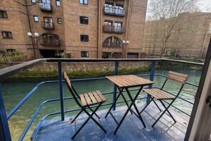 Unclassified image, 2 of 7, button - Spacious Heritage 2BR with Balcony Over River For 4 (London)