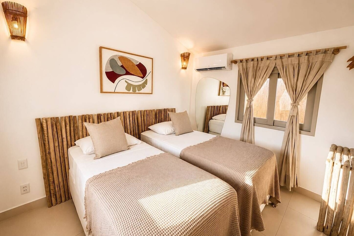 Suite - balkon - delvis havudsigt | Skrivebord, gratis Wi-Fi