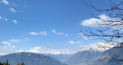 Ifinger Mountain Chalet—an exclusive vacation home just for you. Modern design, quiet location.