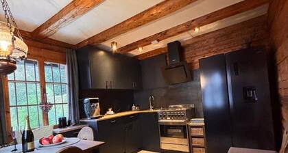 Ifinger Mountain Chalet—an exclusive vacation home just for you. Modern design, quiet location.